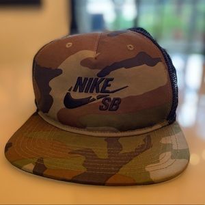 Nike SB Trucker Snapback “Camo”